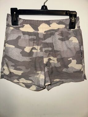 Old Navy Girls Gray Camo Elastic Waist Shorts